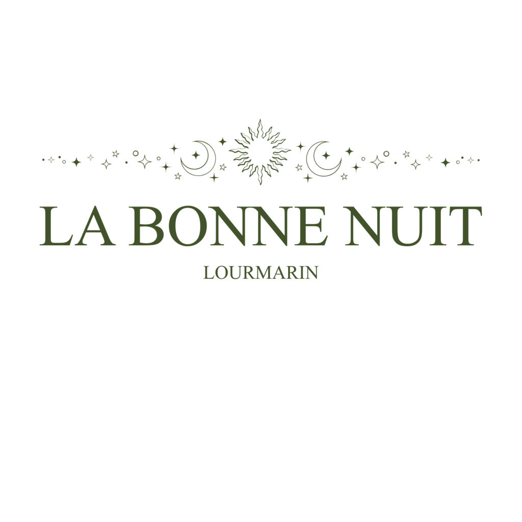 Logo de la bonne nuit, lourmarin écrit en dessous, éléments de lune étoile et soleil au dessus
